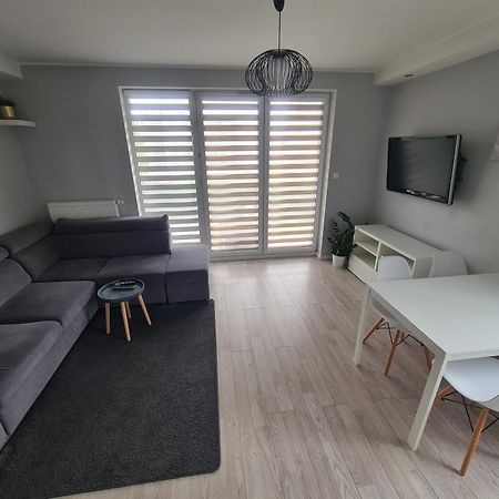 Apartament Rodzinny Z Ogrodkiem กดัญสก์ ภายนอก รูปภาพ