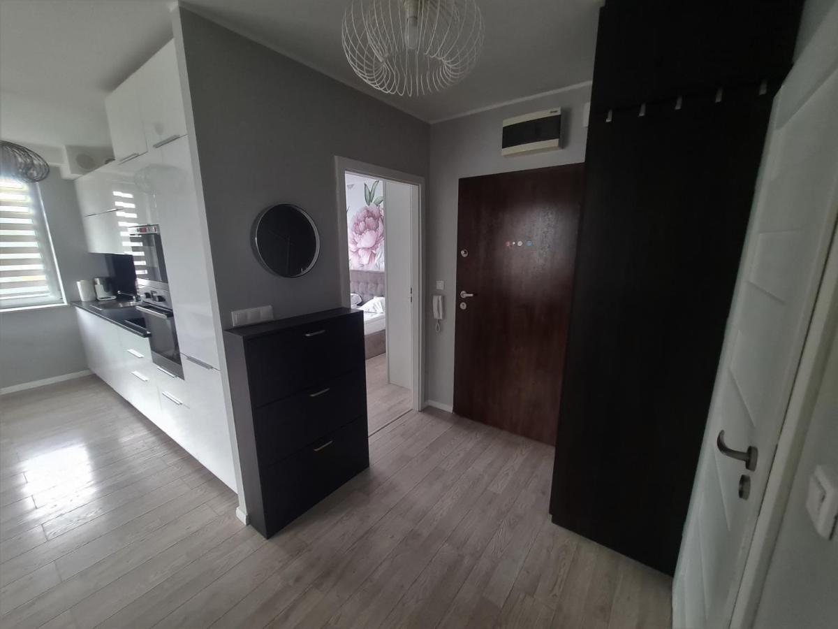Apartament Rodzinny Z Ogrodkiem กดัญสก์ ภายนอก รูปภาพ