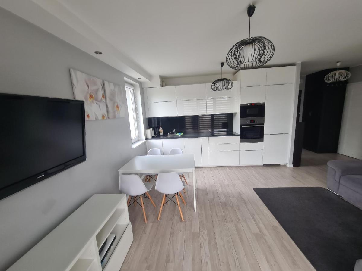 Apartament Rodzinny Z Ogrodkiem กดัญสก์ ภายนอก รูปภาพ