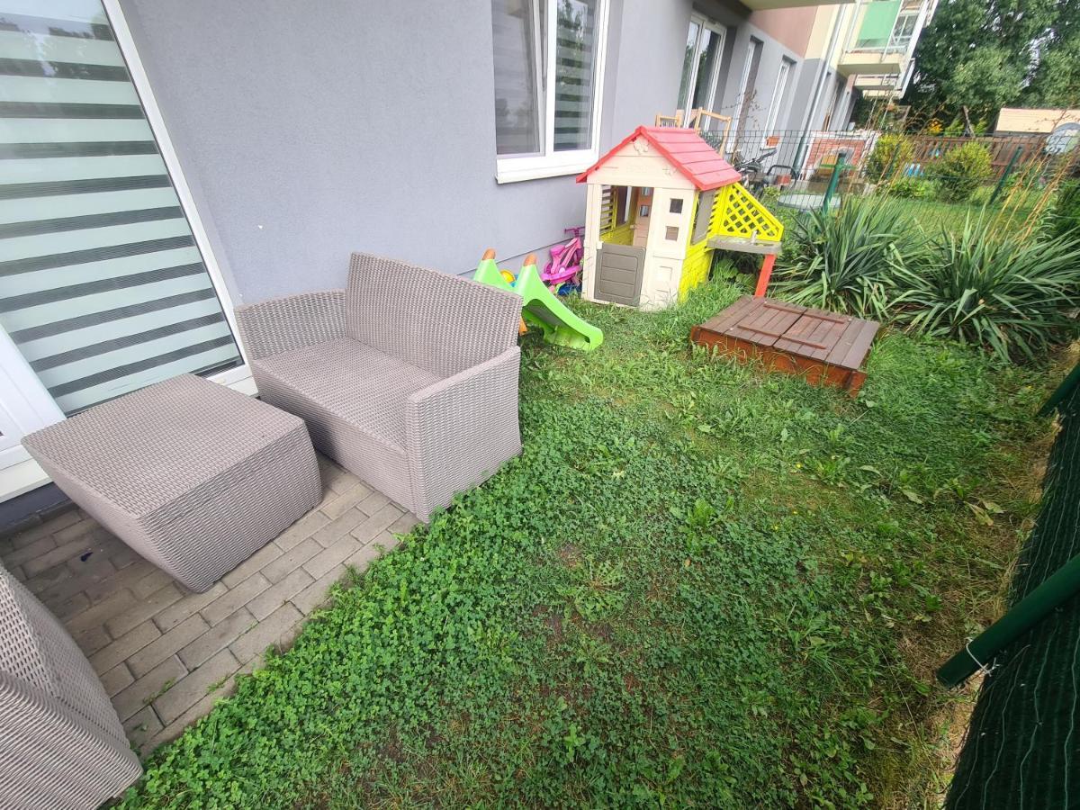 Apartament Rodzinny Z Ogrodkiem กดัญสก์ ภายนอก รูปภาพ