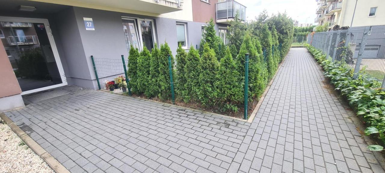 Apartament Rodzinny Z Ogrodkiem กดัญสก์ ภายนอก รูปภาพ