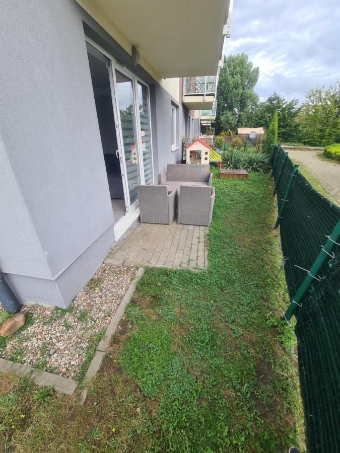 Apartament Rodzinny Z Ogrodkiem กดัญสก์ ภายนอก รูปภาพ